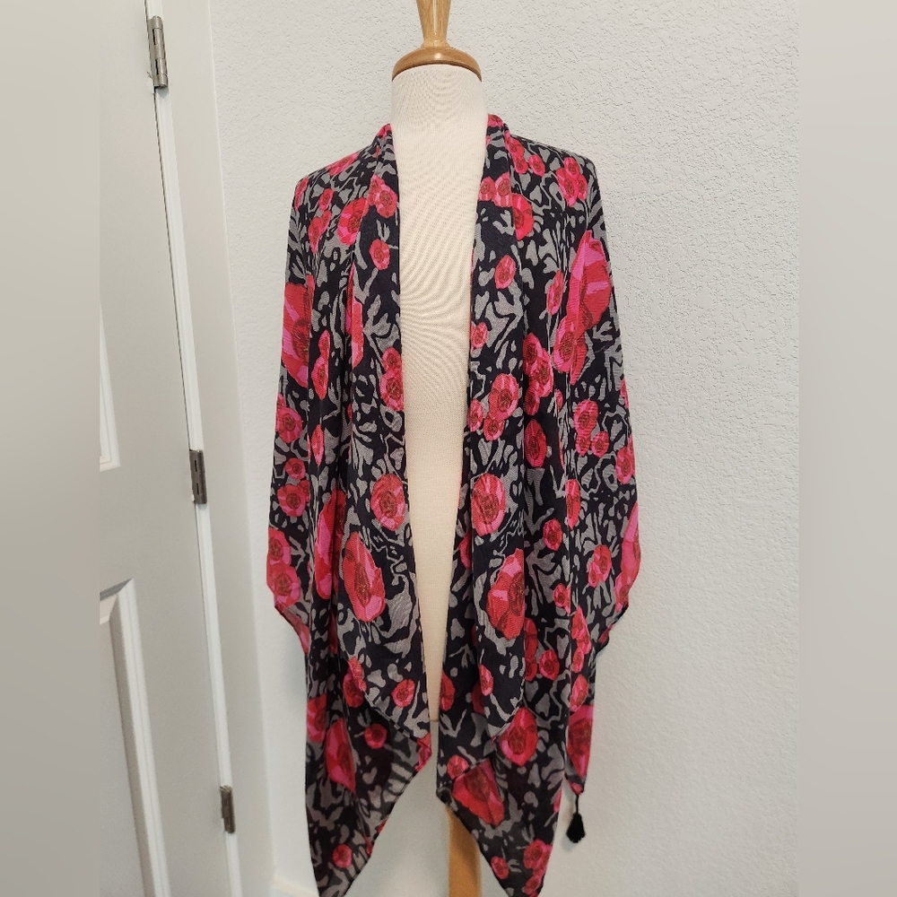 Demdaco Poppy Kimono with Red and Pink Floral Design